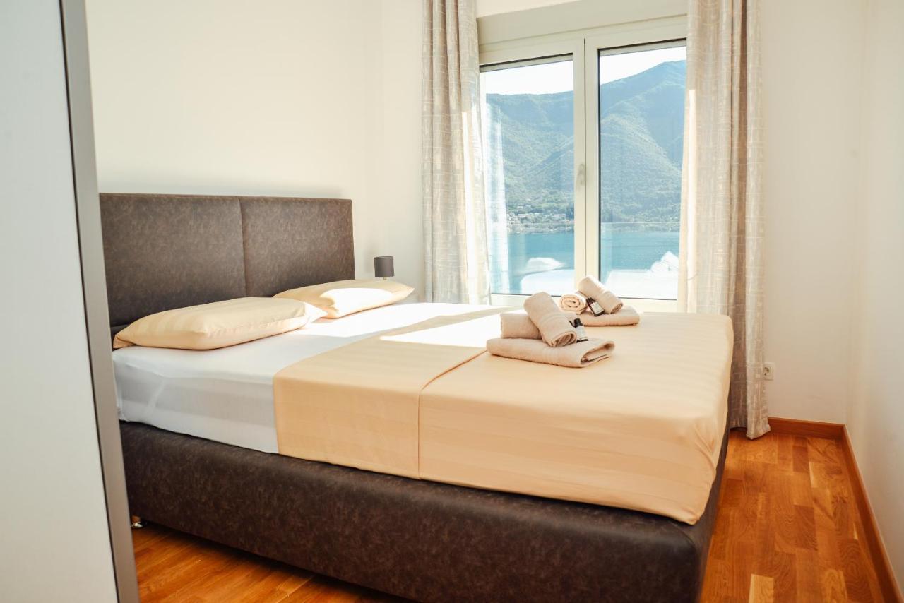Ily Apartment With Sea View Котор Екстериор снимка