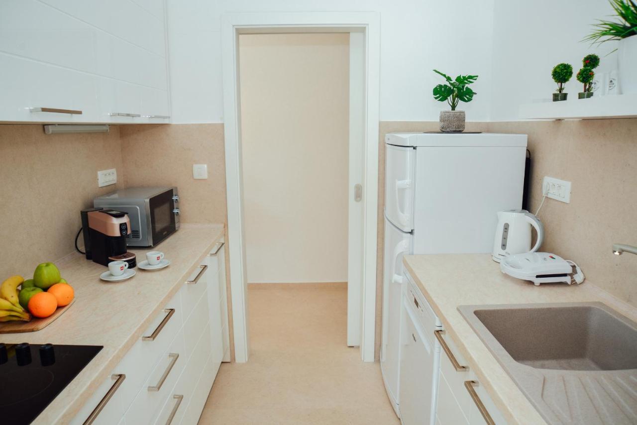 Ily Apartment With Sea View Котор Екстериор снимка