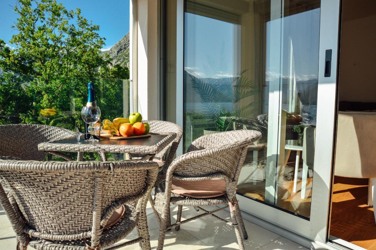 Ily Apartment With Sea View Котор Екстериор снимка