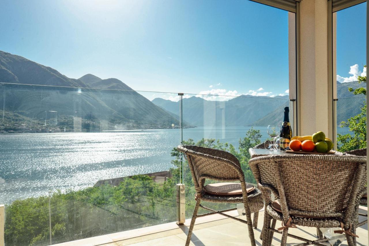 Ily Apartment With Sea View Котор Екстериор снимка